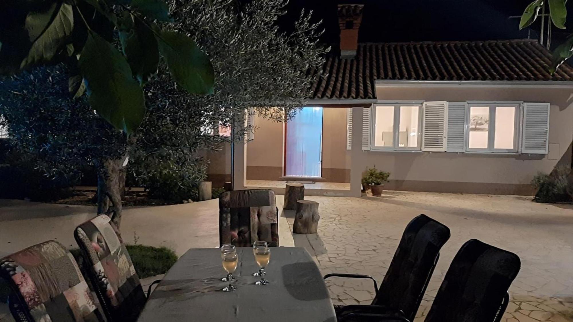Ferienhaus Aqua Mit Pool Jadreski Екстер'єр фото